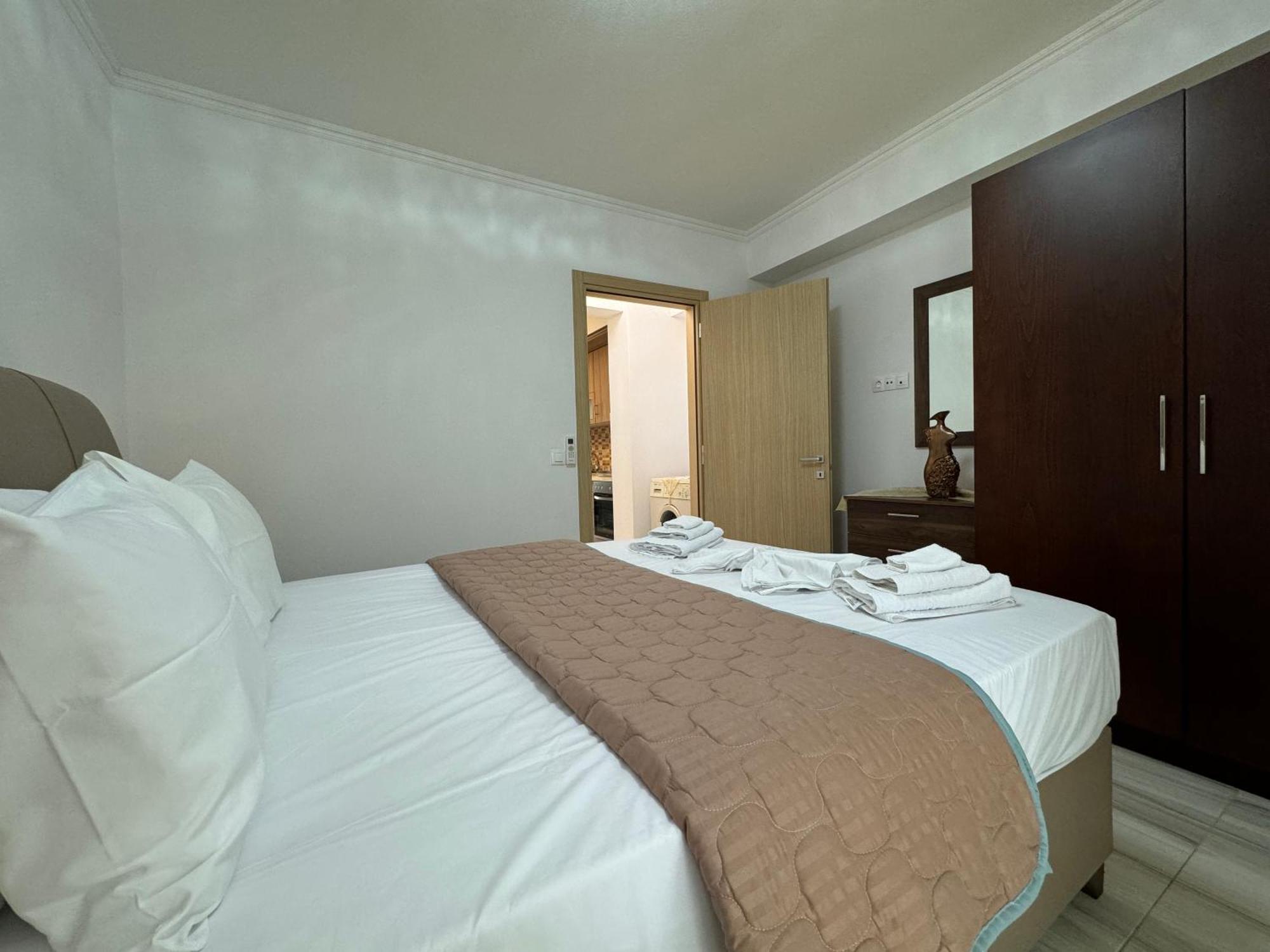 Violeta Apartments Лименас Екстериор снимка