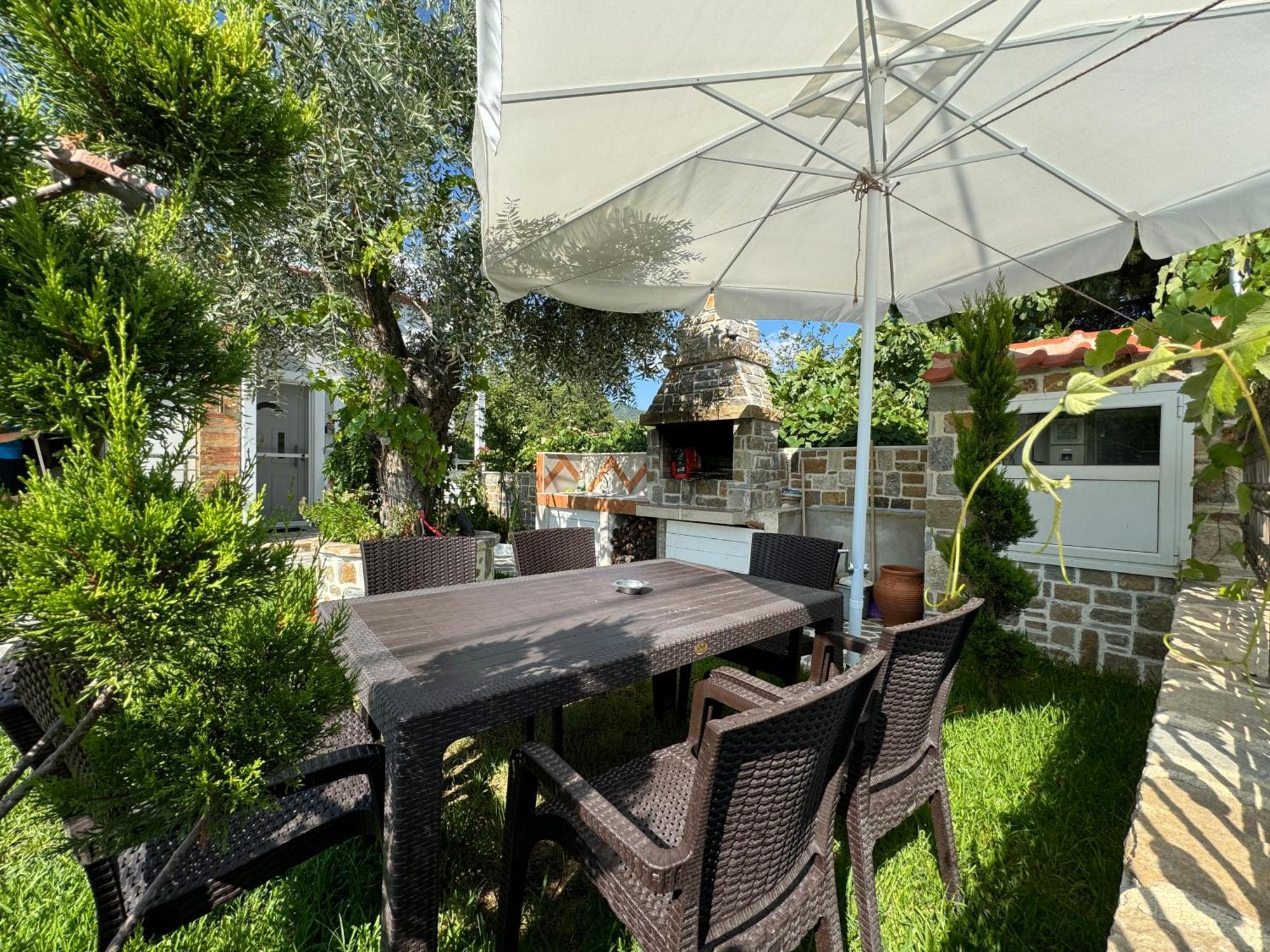 Violeta Apartments Лименас Екстериор снимка