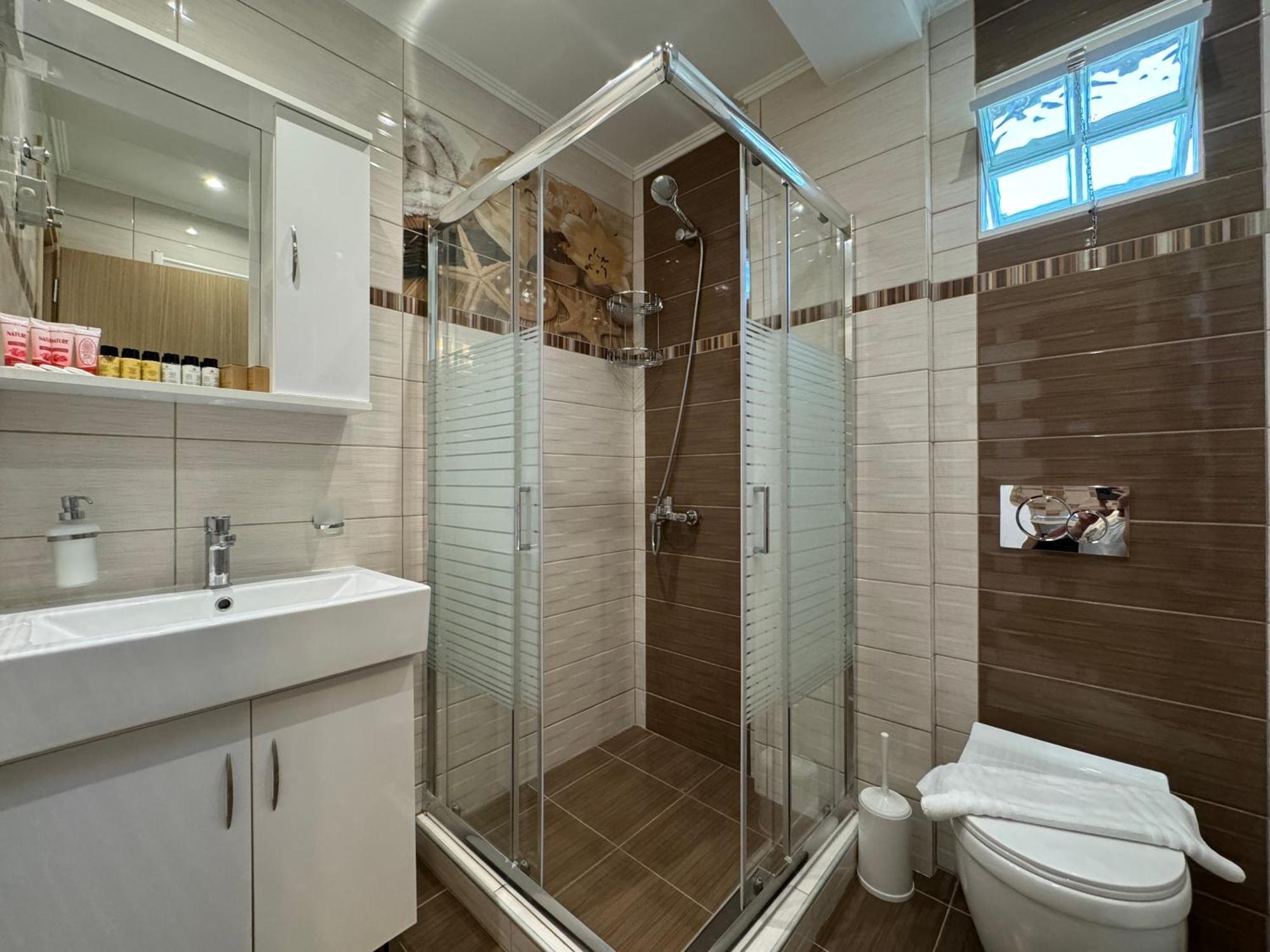 Violeta Apartments Лименас Екстериор снимка