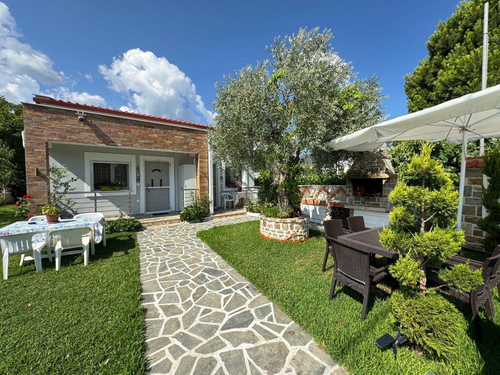 Violeta Apartments Лименас Екстериор снимка